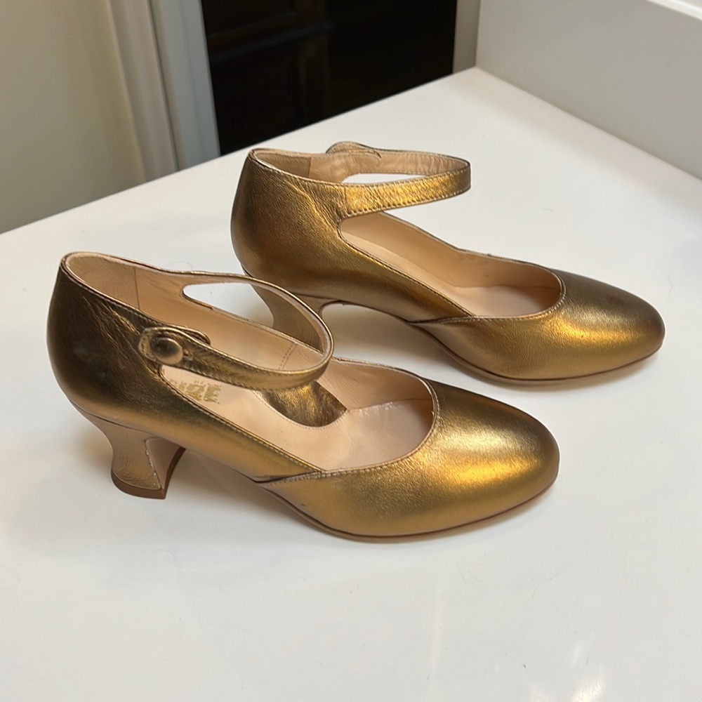 Miss L-Fire gold leather shoes, size 6